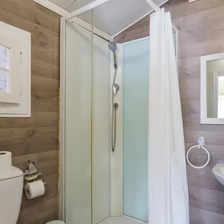 Oliwood - Fama Holiday home *